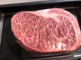 A5黑毛和牛🐂——能吃到是幸福滴，送人更是不得了[得意]