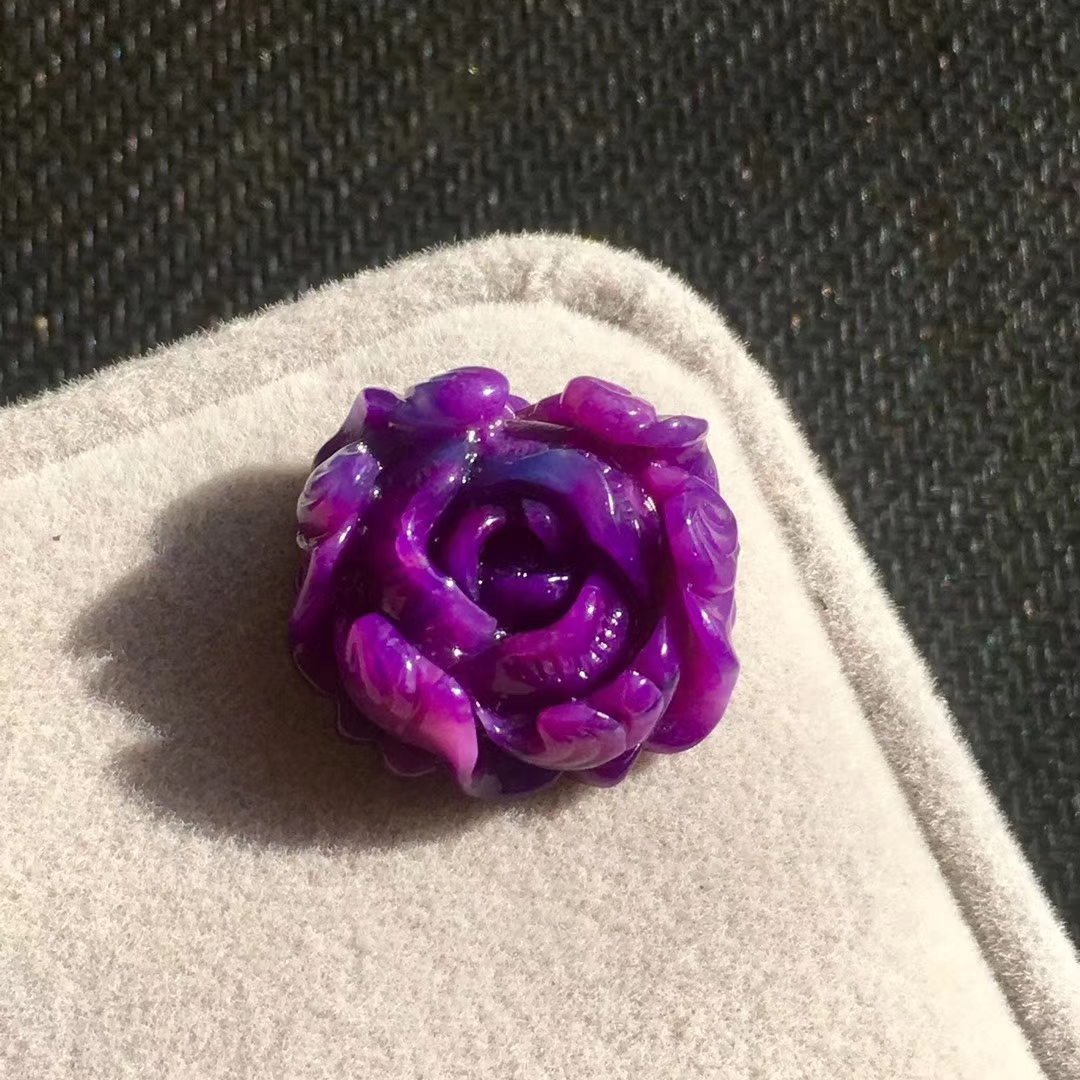 42g精品舒俱来雕件,皇家紫,精雕牡丹花