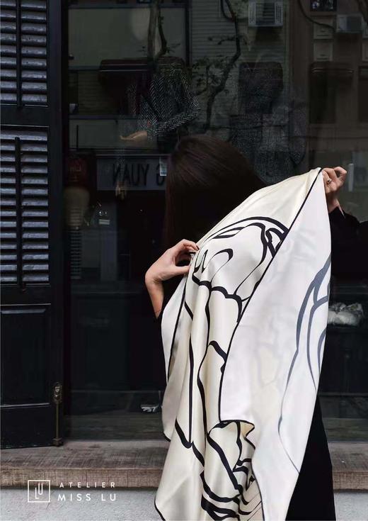 AtelierMissLu / Van  vega-花卉印花复古丝巾 商品图5