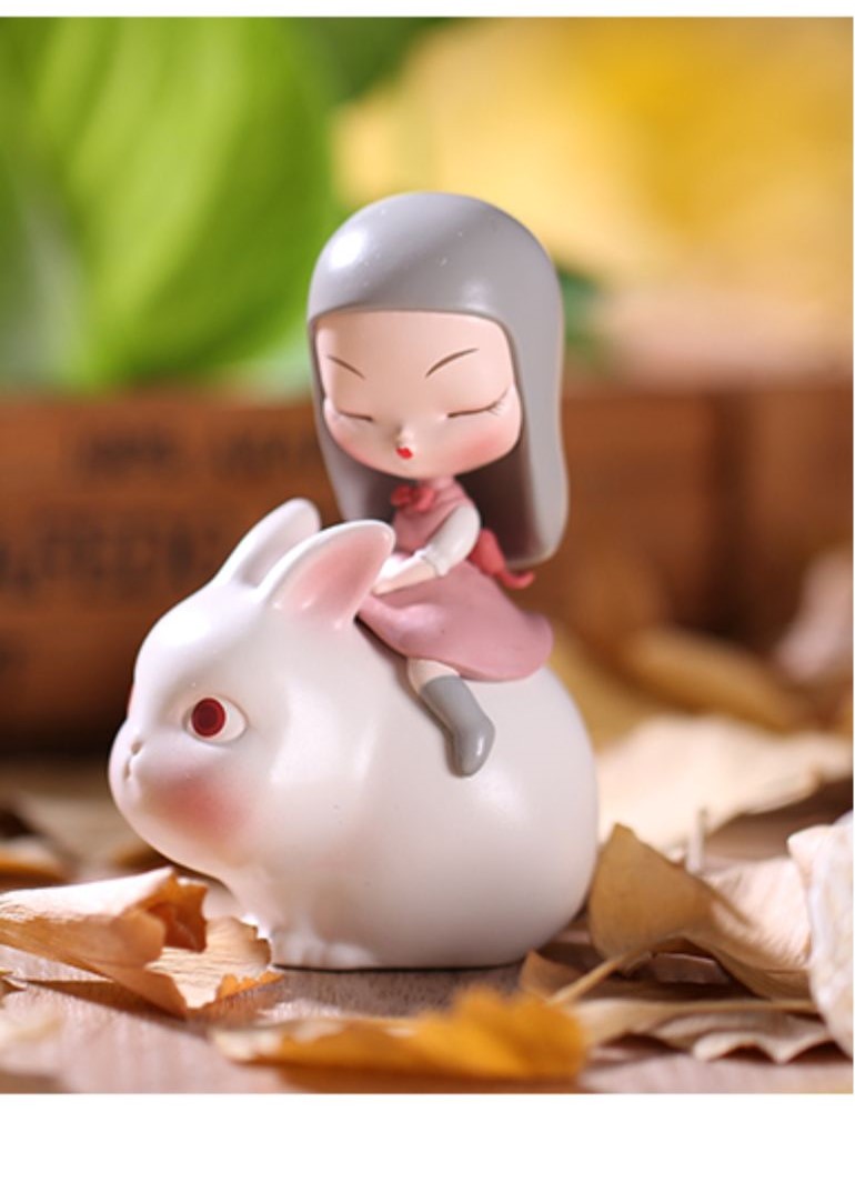 今日手心版雕塑-月光兔