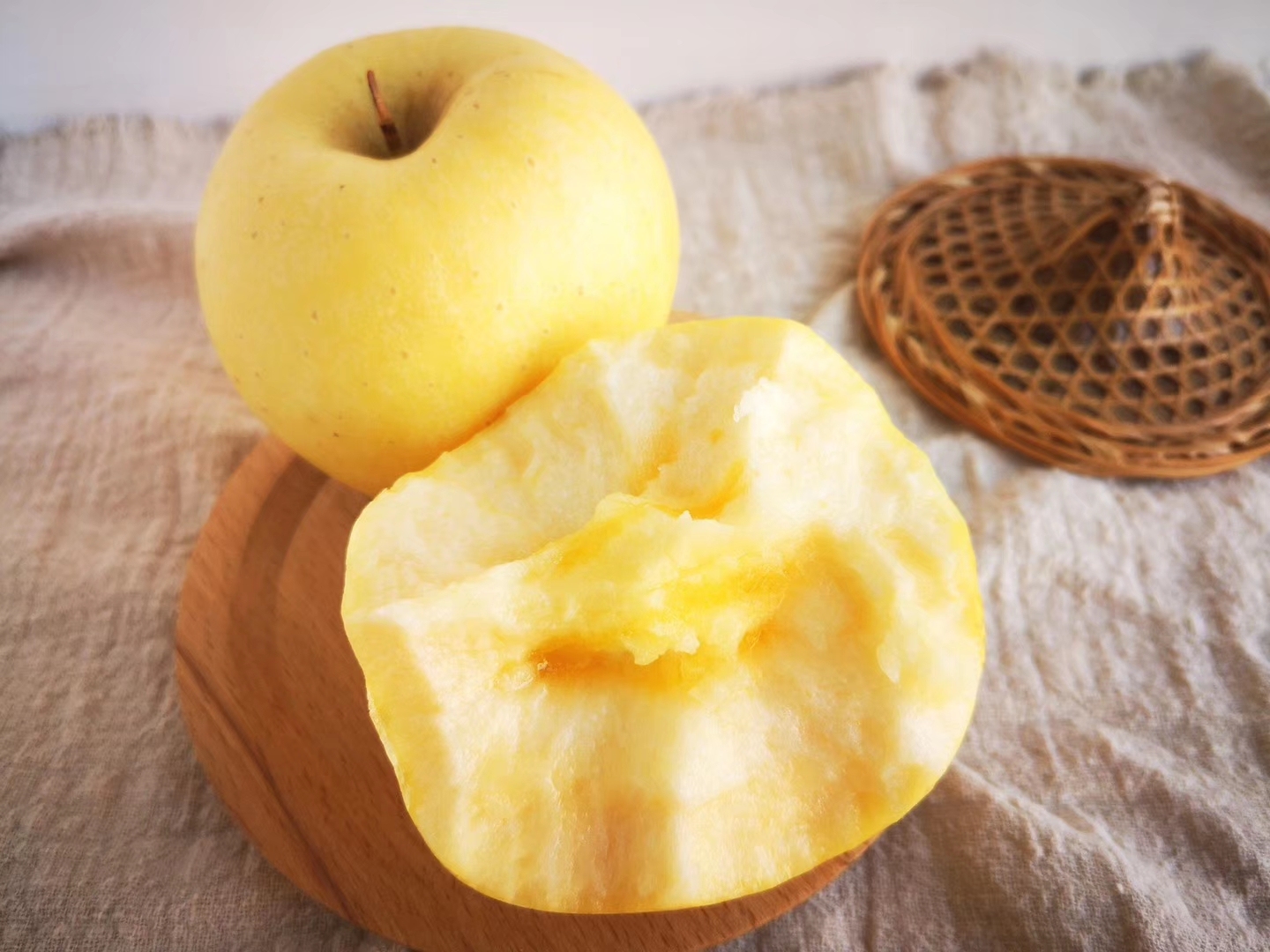 【豪华特大果】冬恋 / 黄金维纳斯(全球最贵苹果),不是金帅或金富士