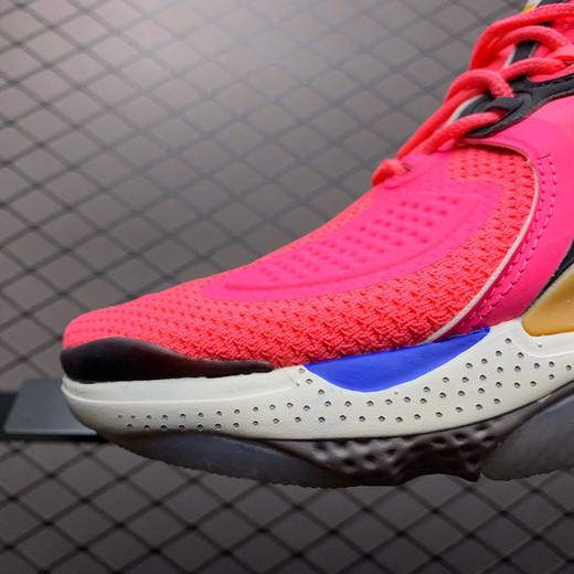 点此购买 耐克男女款缓震颗粒跑鞋 伟134449