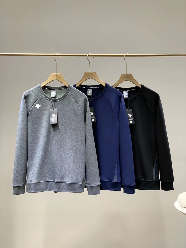 点此购买 迪桑特加绒三色圆领卫衣 左134673