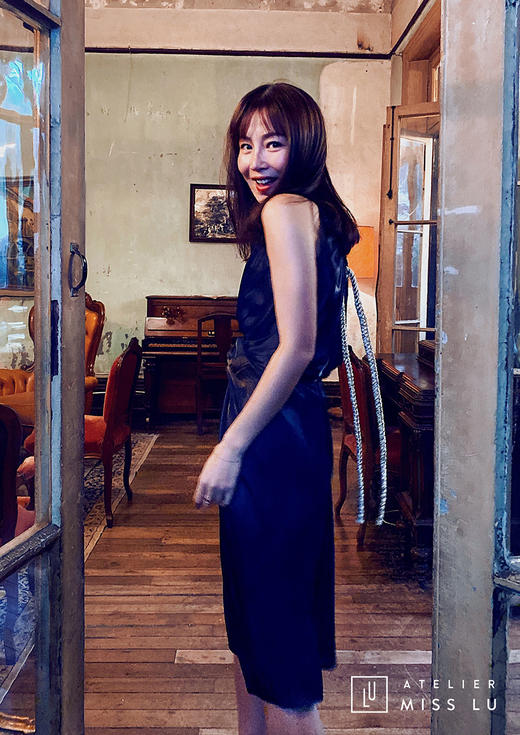 AtelierMissLu / Onirii-神秘蓝色带褶修身短款晚礼服背部装饰带 商品图1