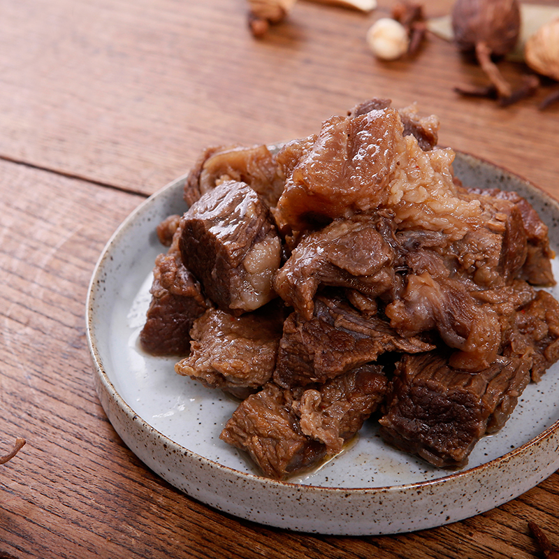 五香牛腩古法卤制工艺口感鲜嫩瘦而不柴香而不腻食用更方便更入味不加