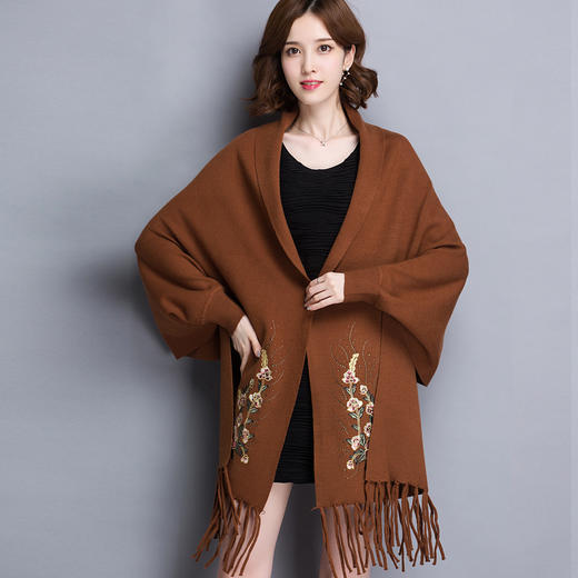 流苏百搭斗篷外搭,蝙蝠针织刺绣披肩毛衣外套cc-tbrk18001