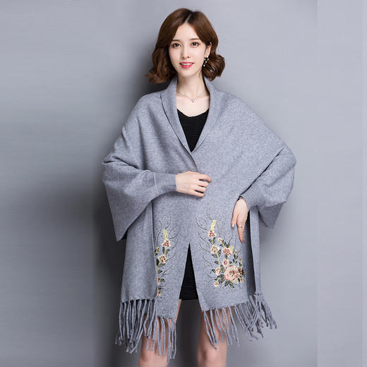 流苏百搭斗篷外搭,蝙蝠针织刺绣披肩毛衣外套cc-tbrk18001
