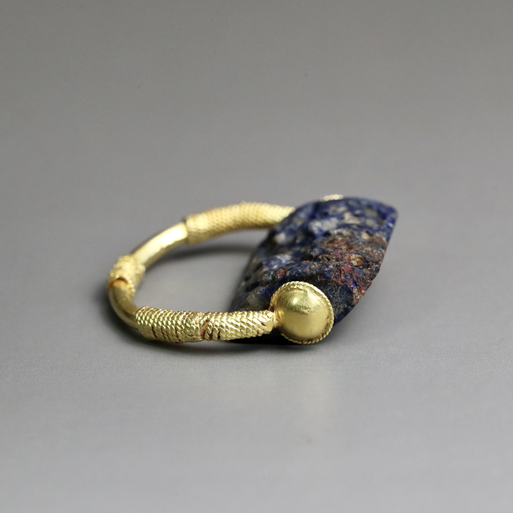 腓尼基高古青金石双兽印章戒指 - 洪艺宁古代珠宝工作室