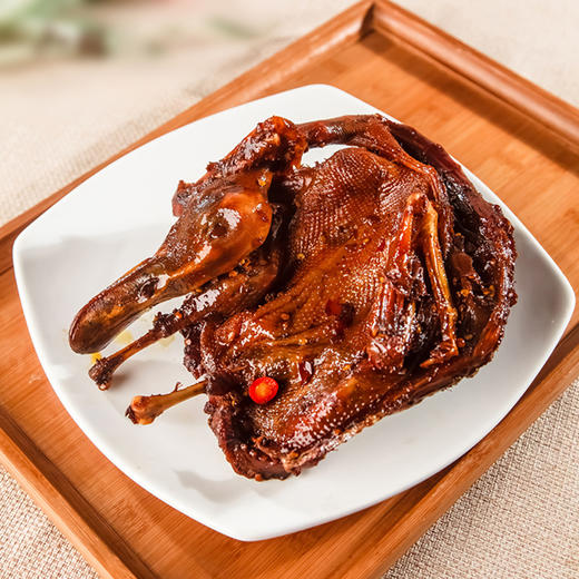 小胡鸭旗锁鲜盒装香辣鸭200g食品零食小吃熟食特产现做