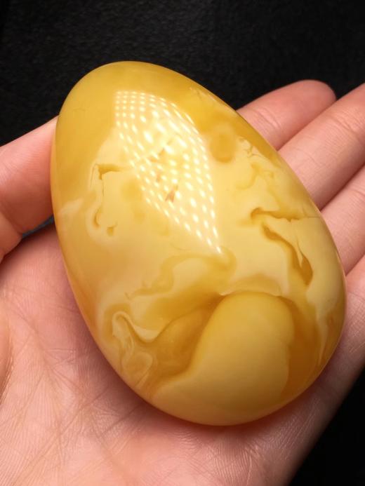 【极品溶洞白花蜡蜜蜡吊坠】纹路及其妖娆迷人,蜡质浓郁,越养越漂亮