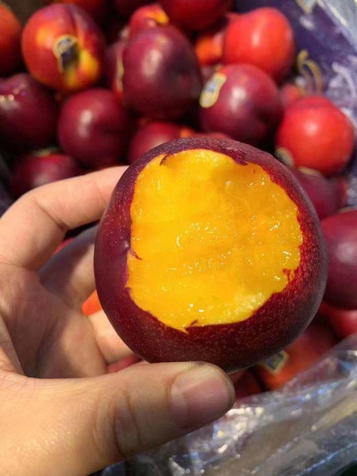 澳洲黄油桃颠覆你的想象,恰到好处,一口下去脆甜可口,放一放变软后那