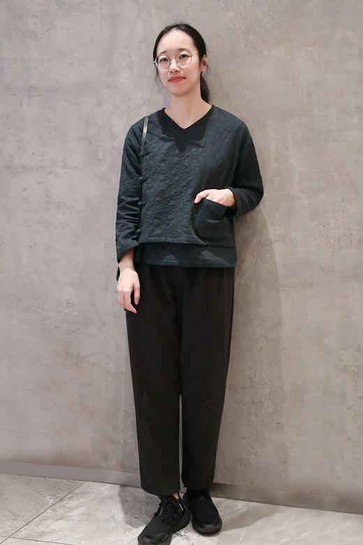 早春中式外套女禾陶成衣女装全棉复古压花v领偏襟手工一字扣上衣