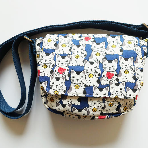 HUJI祤集Flap斜挎包风の花招财猫猫和小鱼 商品图1