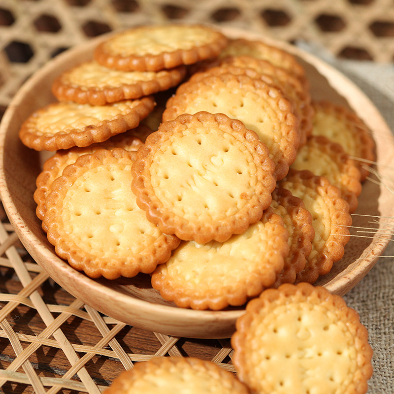 特价6袋北海道日式奶盐小圆饼网红小零食奶盐酥脆回味咸香回味无穷