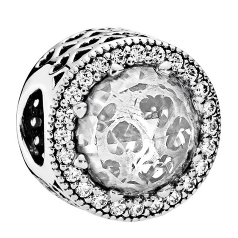 PANDORA/潘多拉 闪亮的心925银串饰 791725CZ 丹麦珠宝品牌PANDORA潘多拉珠宝是全球三大珠宝品牌之一。其明星产品Moments手链与串饰的自由搭配为女性带来了铭记重要时刻的