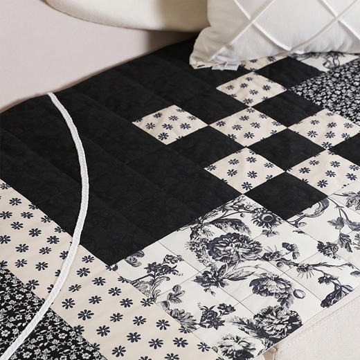 阳春小镇秋日后花园系列黑白艺术拼接沙发垫 商品图3
