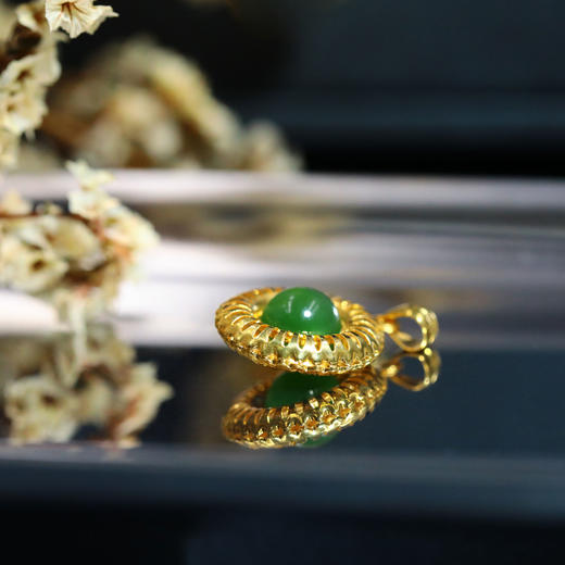 5D足金和田玉（碧玉）吊坠--向日葵 玉珠8mm/阳绿 商品图1