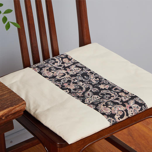 阳春小镇黑白花纹秋风坐垫 商品图0