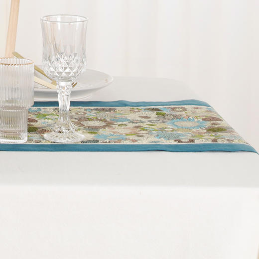 阳春小镇安静绽放棉麻桌旗 商品图1