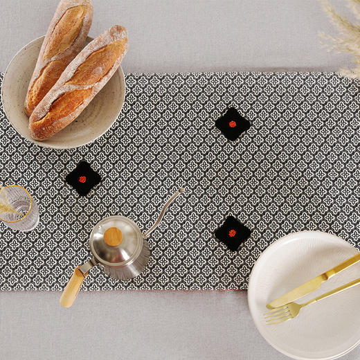 阳春小镇格纹拼接艺术款桌旗 商品图1