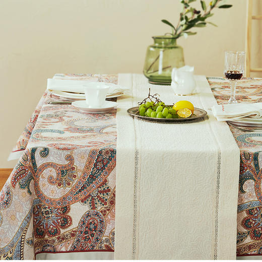 阳春小镇暗纹蕾丝款桌旗 商品图3