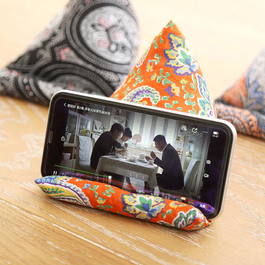 阳春小镇手工布艺手机支架 商品图1