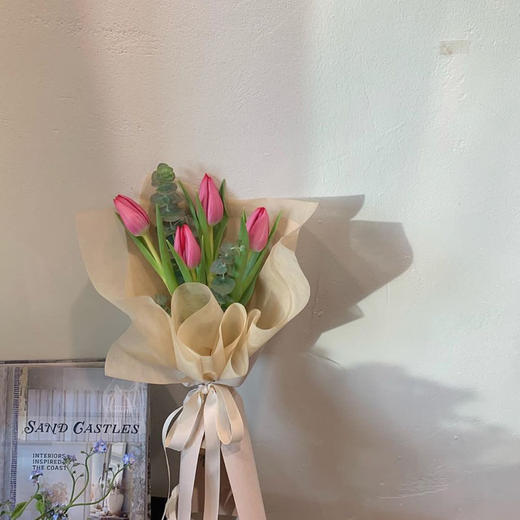 【周四团购】郁金香8枝/49.9元 2人拼团 商品图1