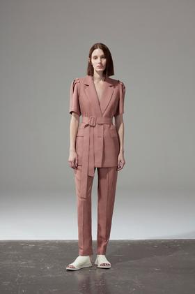 肩袖压褶短袖西服