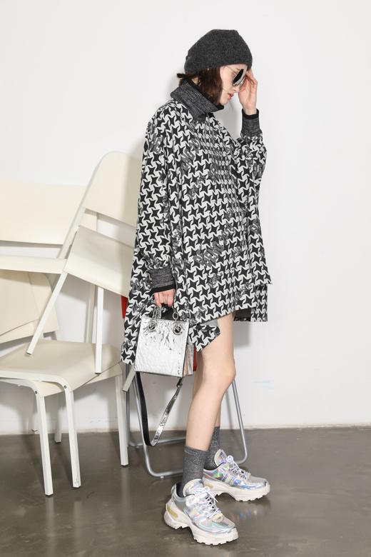 时尚宽松上衣 商品图1