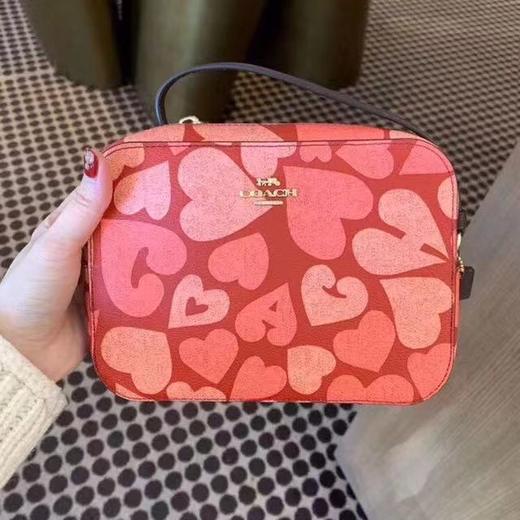 coach蔻驰 情人节限量版方块包!超美萌翻的配色