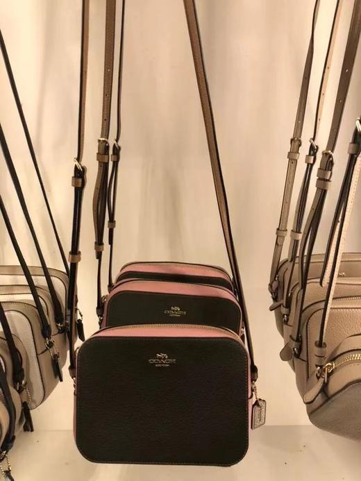 coach蔻驰 情人节限量版方块包!超美萌翻的配色