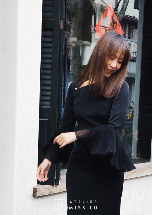 AtelierMissLu / Natalia-黑色不规则领口修身裙 商品图7
