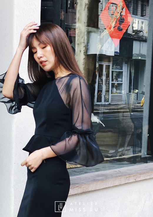 AtelierMissLu / Nuria-光泽黑色拼纱性感包身裙 商品图6