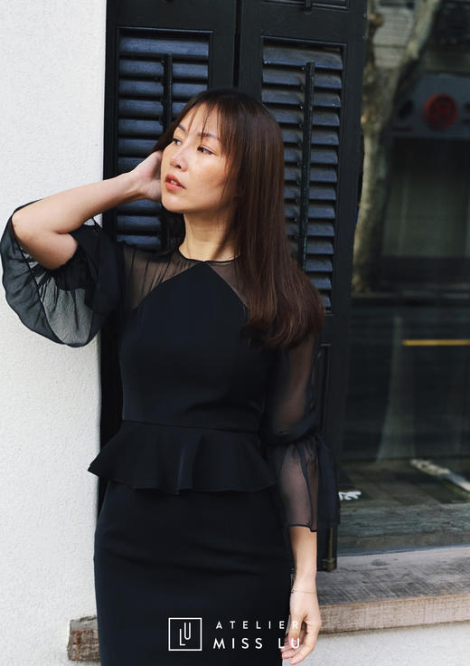 AtelierMissLu / Nuria-光泽黑色拼纱性感包身裙 商品图4