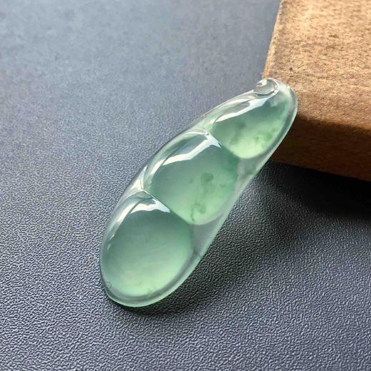 高冰种晴水飘花翡翠福豆 商品图0