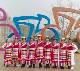 儿童公园民族舞蹈队（队长：刘宜雄）