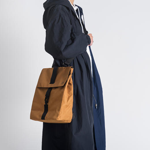 未行原创潮品防水变装折叠休闲包-M号              Tide Square Backpack 商品图4