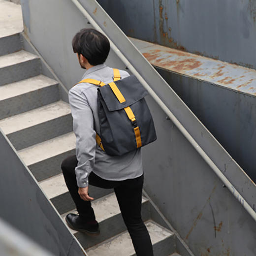 未行原创潮品防水变装折叠休闲包-炭素黑L                Tide Square Backpack 商品图1