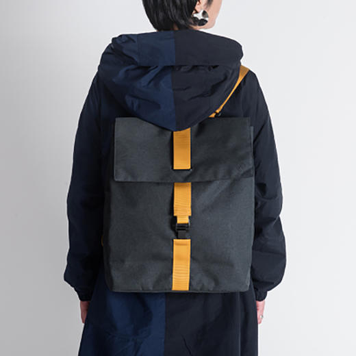 未行原创潮品防水变装折叠休闲包-炭素黑L                Tide Square Backpack 商品图2