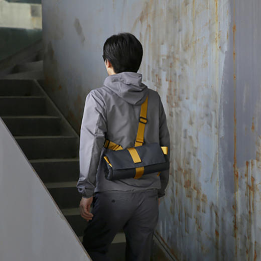 未行原创潮品防水变装折叠休闲包-炭素黑L                Tide Square Backpack 商品图3