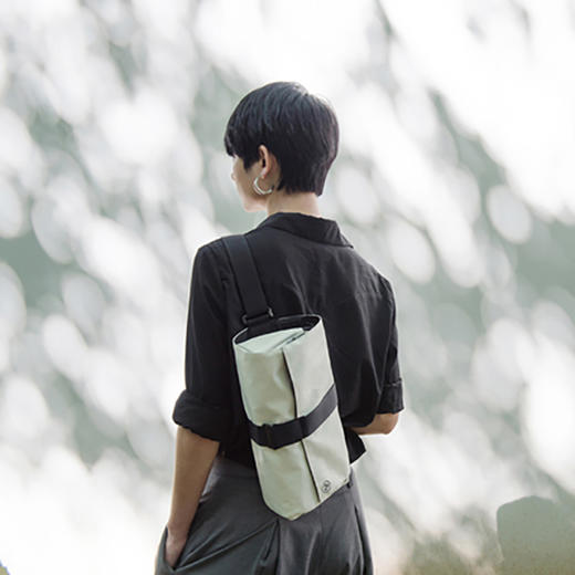 未行原创潮品防水可拆卸休闲包             Tide Triang  Pouch 商品图1