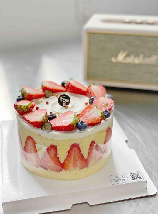 草莓🍓蛋糕。松软的原味蛋糕，夹心部分由草莓卡仕达酱➕动物奶油➕酸甜树莓果肉果冻➕新鲜草莓，因为超级好吃一定要选大一号哦 商品图6