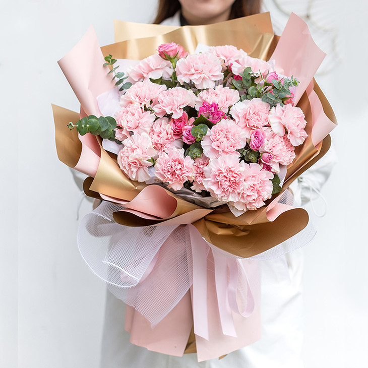 精致康乃馨花束-38妇女节女神节女王节送妈妈老师女性长辈领导