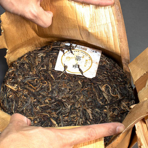 2011年 班盆古树纯料普洱生茶   “春三月”出品   【老兴海茶厂】代加工 商品图1