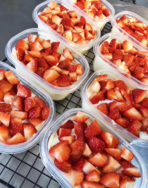 草莓盒子，松软戚风蛋糕，马蹄爆爆珠，蓝风车动物奶油，全部手工熬制果酱，清香扑鼻的新鲜草莓🍓 商品图10