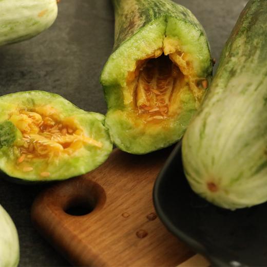 【羊角蜜瓜】皮薄肉脆 汁水丰盈 瓜香阵阵 味甜如蜜 形似羊角 香气怡