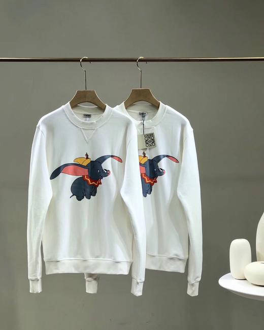 点此购买 罗意威×小飞象男女款纯棉毛圈卫衣 云138168