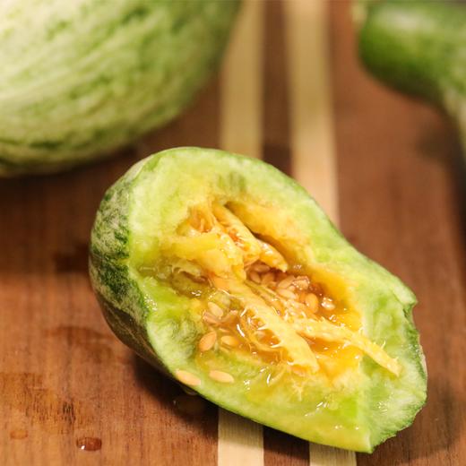 【羊角蜜瓜】皮薄肉脆 汁水丰盈 瓜香阵阵 味甜如蜜 形似羊角 香气怡