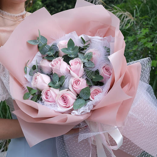 幸福之爱     11支戴安娜玫瑰，尤加利，羽毛搭配（1934） 商品图3