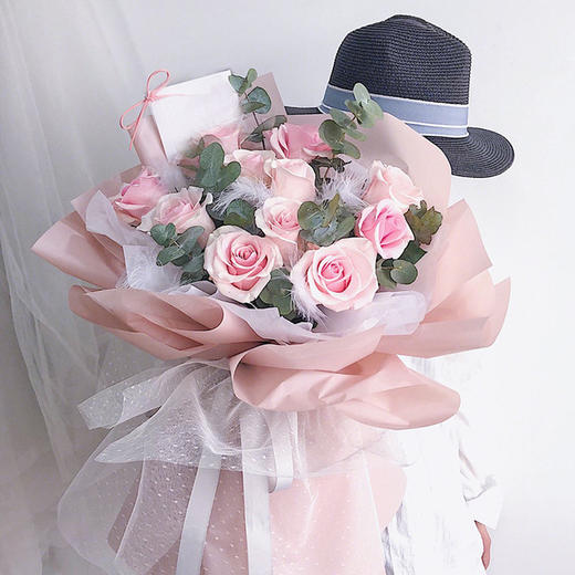 幸福之爱     11支戴安娜玫瑰，尤加利，羽毛搭配（1934） 商品图0